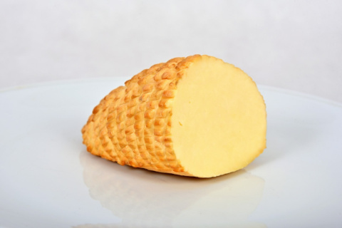 Ser wiejski wędzony z kozieradką ok 500g Ser wiejski wędzony z kozieradką ok 500g