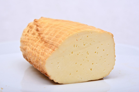 Ser wiejski wędzony z kozieradką ok 500g Ser wiejski wędzony z kozieradką ok 500g