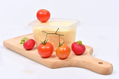 Masło wiejskie ziołowe niepasteryzowane 250g Masło wiejskie ziołowe niepasteryzowane 250g