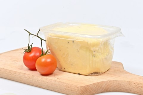 Masło wiejskie ziołowe niepasteryzowane 1000g Masło wiejskie ziołowe niepasteryzowane 1000g