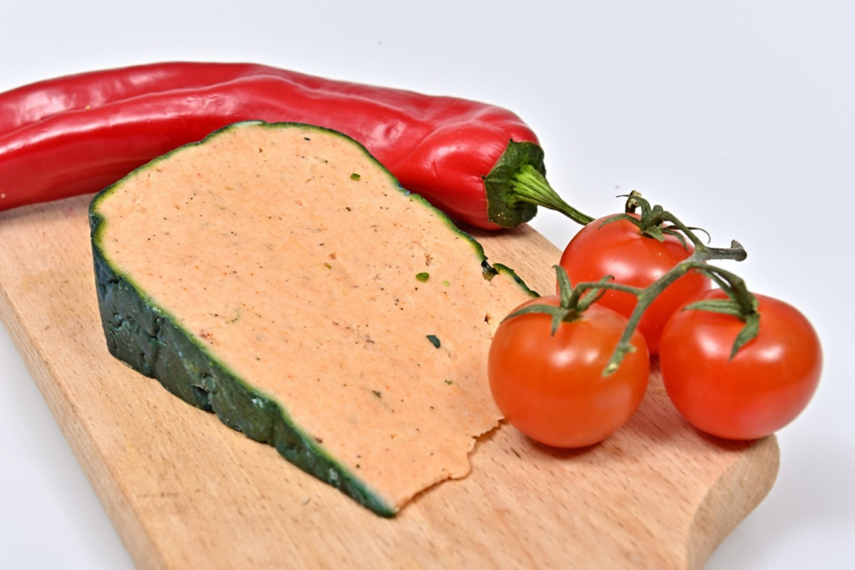 Ser Gouda z pomidorami około 500 g Ser Gouda z pomidorami około 500 g