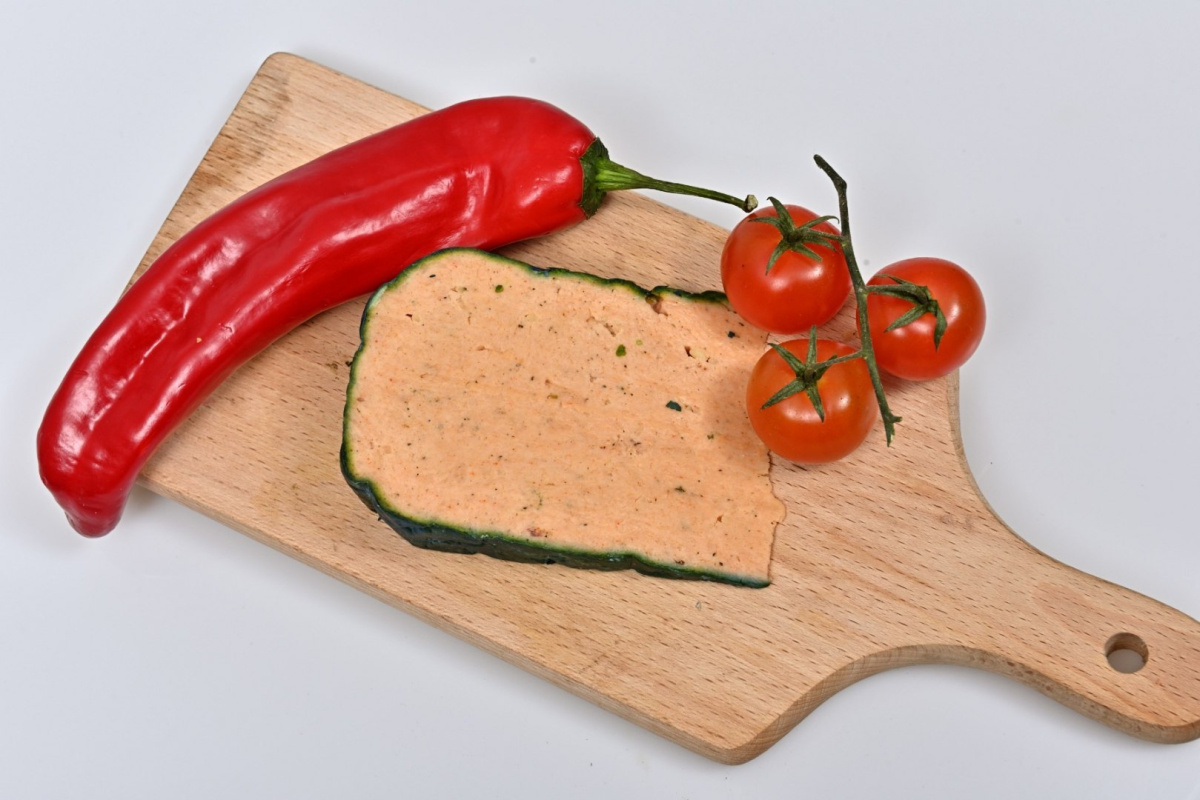 Ser Gouda z pomidorami około 500 g Ser Gouda z pomidorami około 500 g