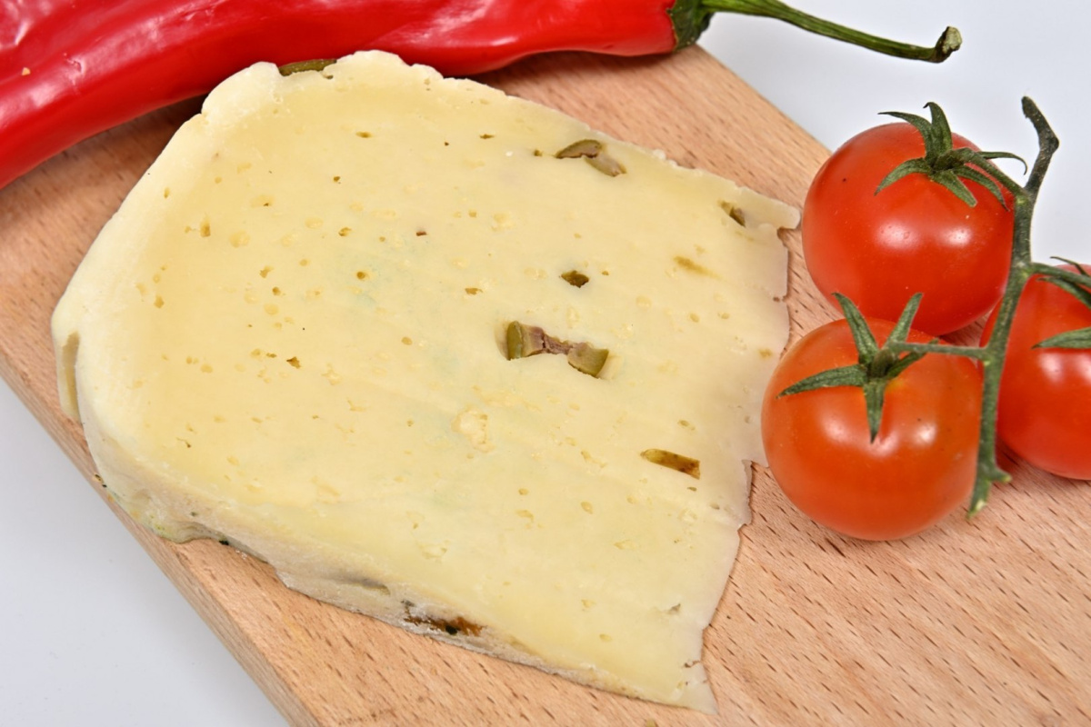 Ser Gouda z pomidorami około 500 g Ser Gouda z pomidorami około 500 g