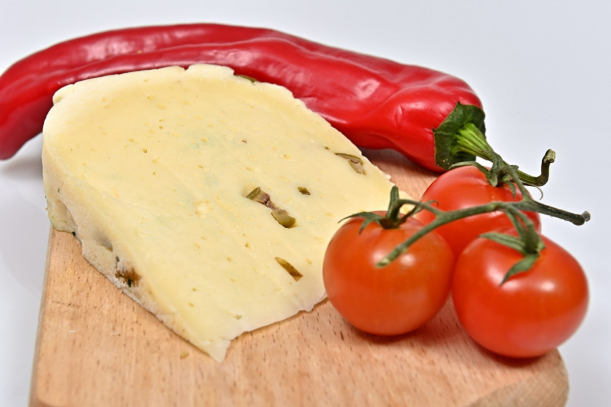 Ser Gouda z pomidorami około 500 g Ser Gouda z pomidorami około 500 g