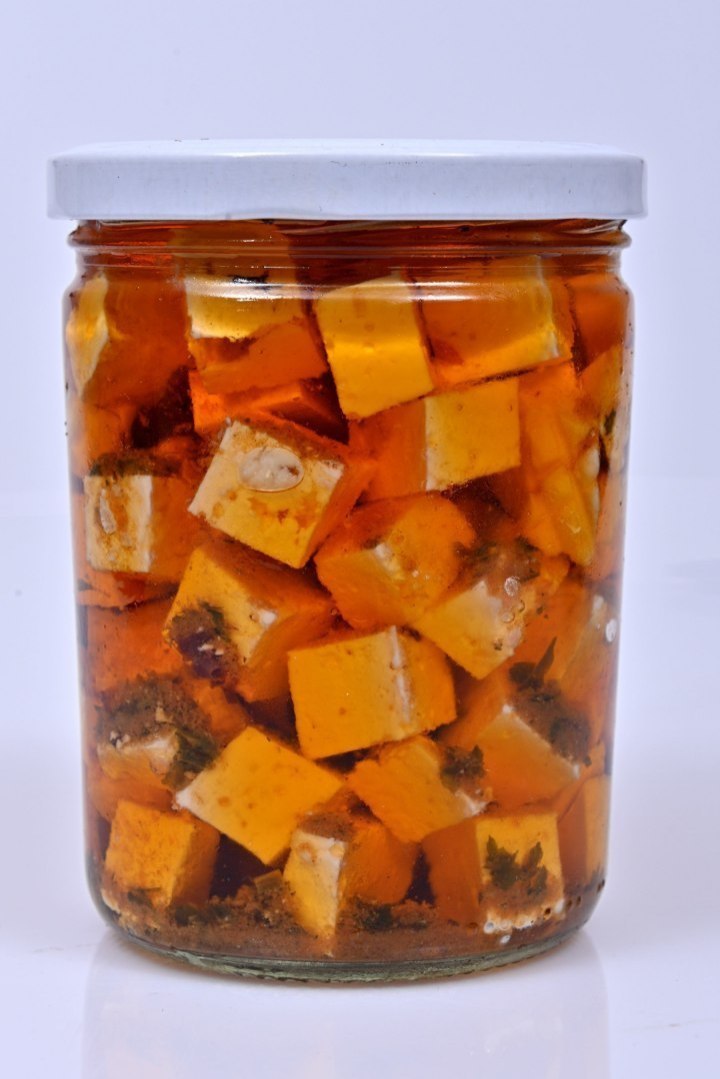Ser kozi w zalewie paprykowej 200 ml Ser kozi w zalewie paprykowej 200 ml