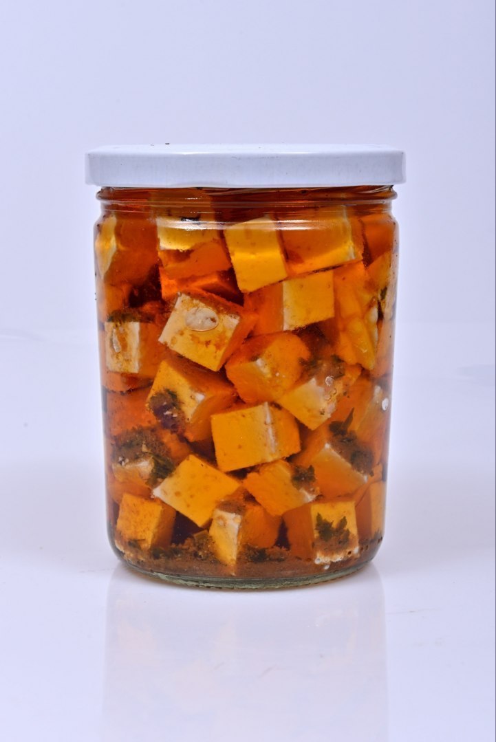 Ser kozi w zalewie paprykowej 200 ml Ser kozi w zalewie paprykowej 200 ml