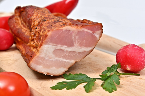 Boczek wiejski wędzony na ciepło około 300g Boczek wiejski wędzony na ciepło około 300g